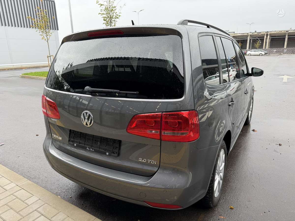 Volkswagen Touran 2011 — photo 7