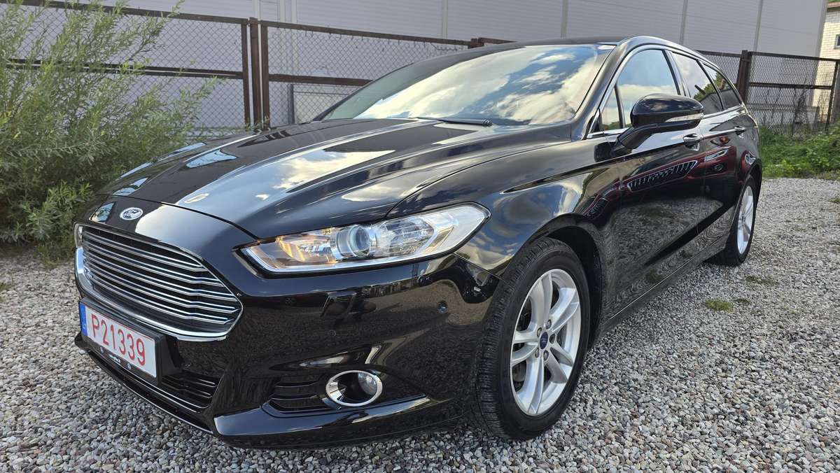 Ford Mondeo 2015 — салон