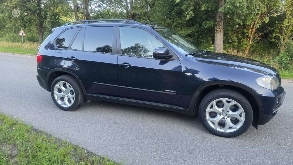 BMW X5 2009 — photo 10