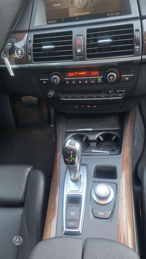 BMW X5 2009 — photo 24