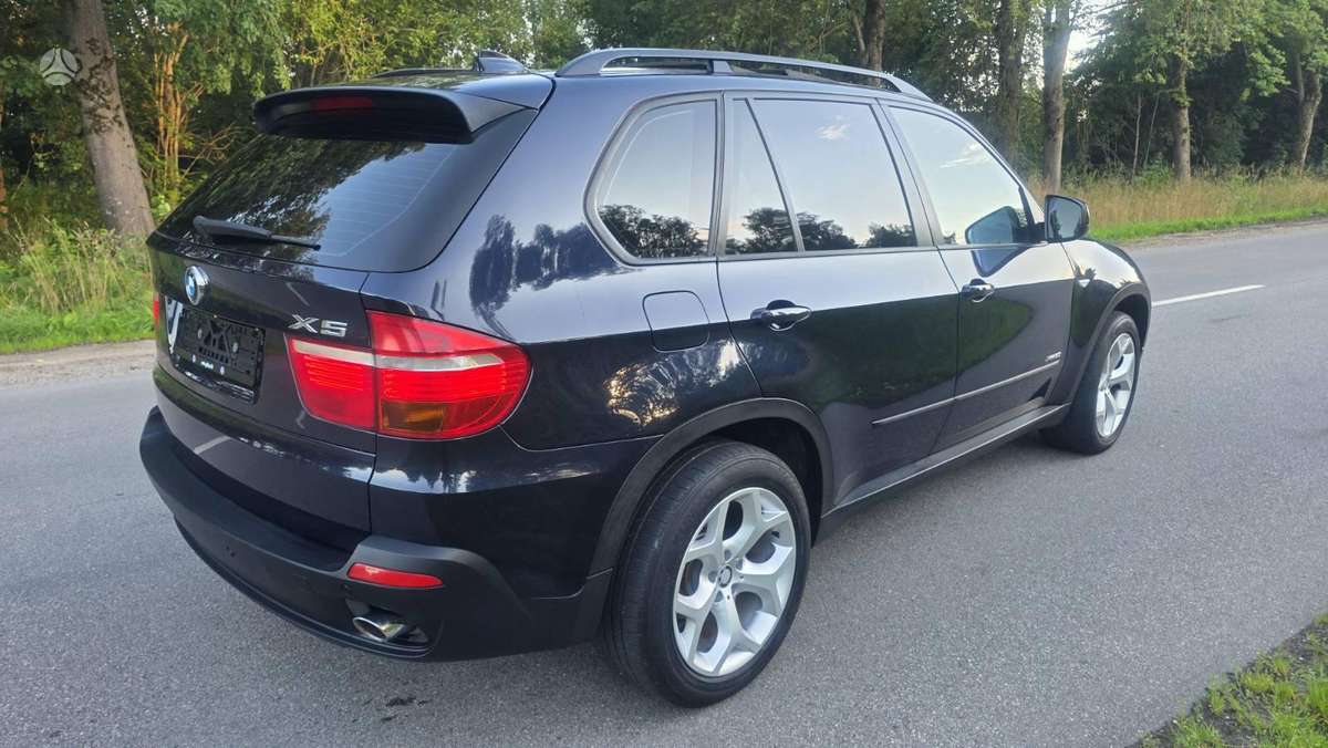 BMW X5 2009 — photo 8