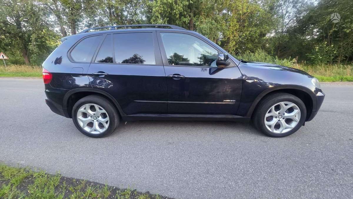 BMW X5 2009 — photo 9