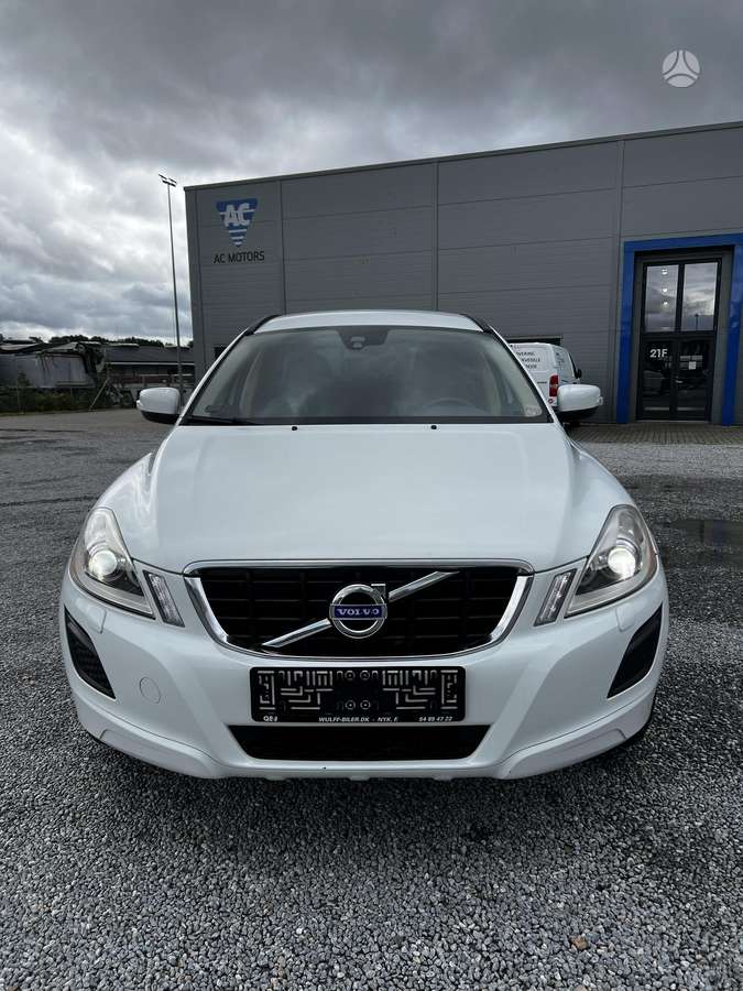 Volvo XC60 2013 — вигляд ззаду