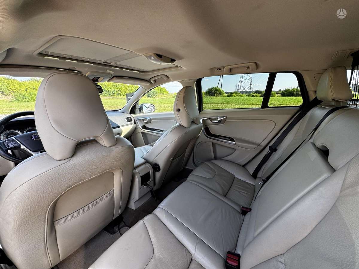 Volvo V60 2011 — photo 12