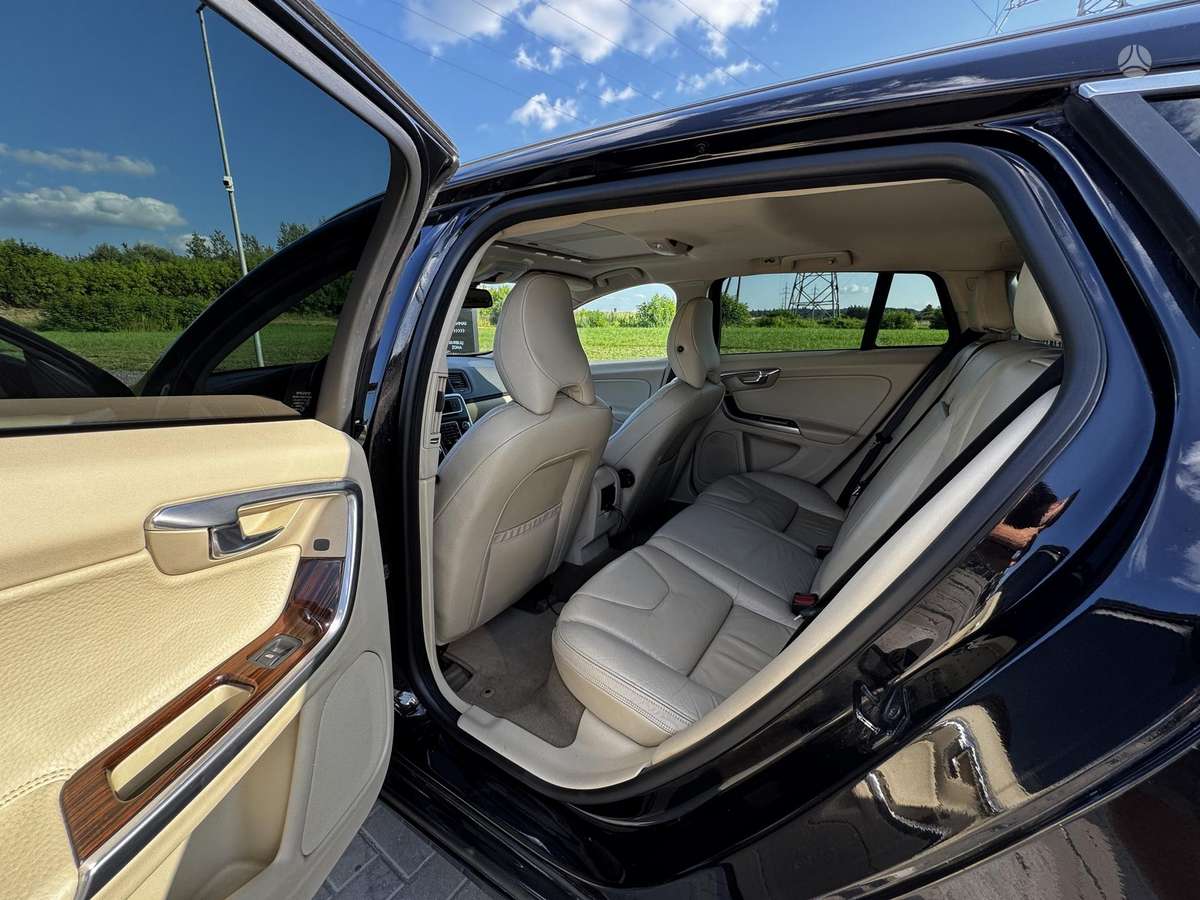 Volvo V60 2011 — photo 13