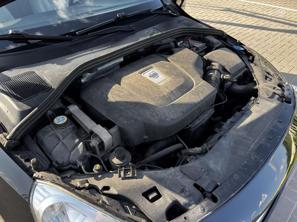Volvo V60 2011 — photo 16