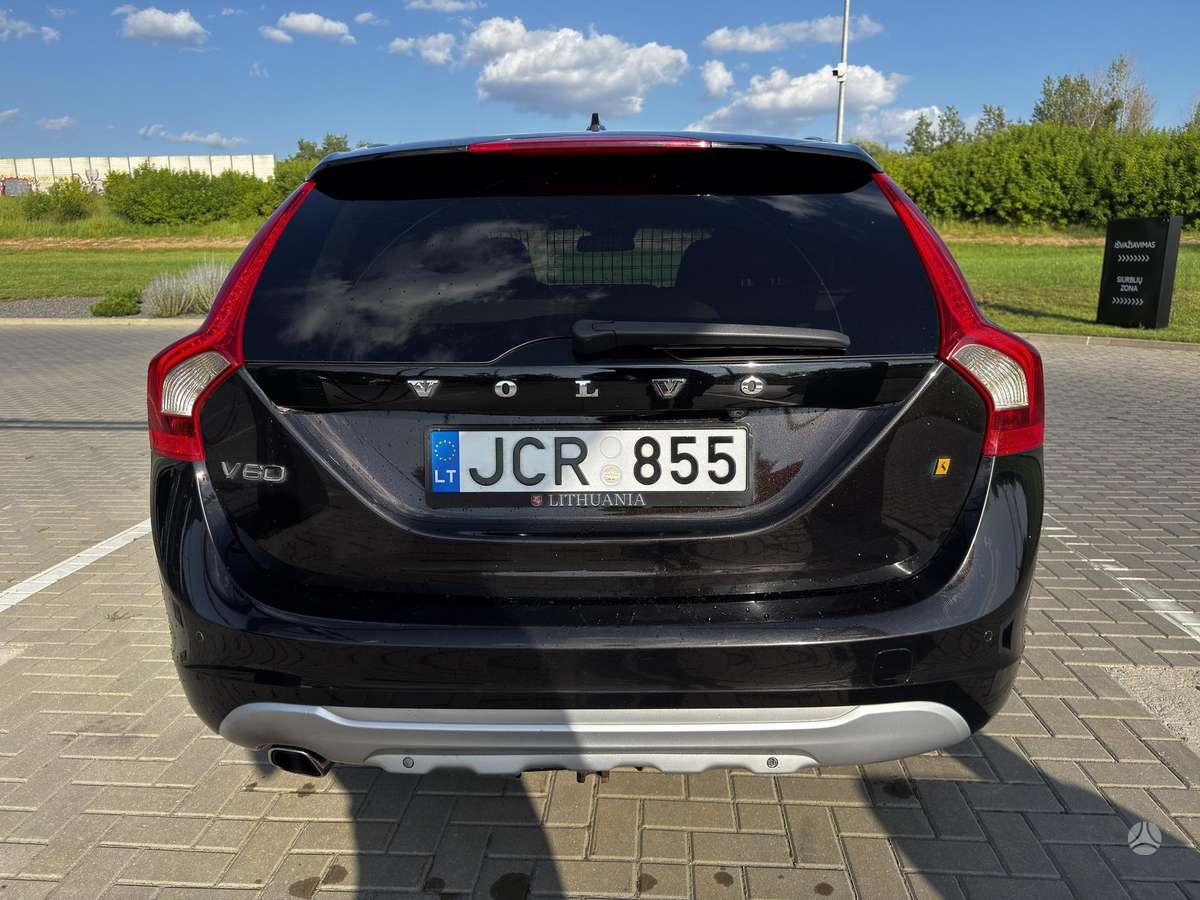 Volvo V60 2011 — photo 7