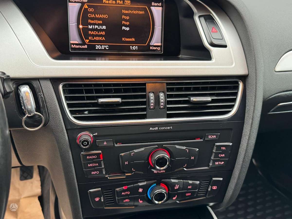 Audi A4 2011 — photo 13