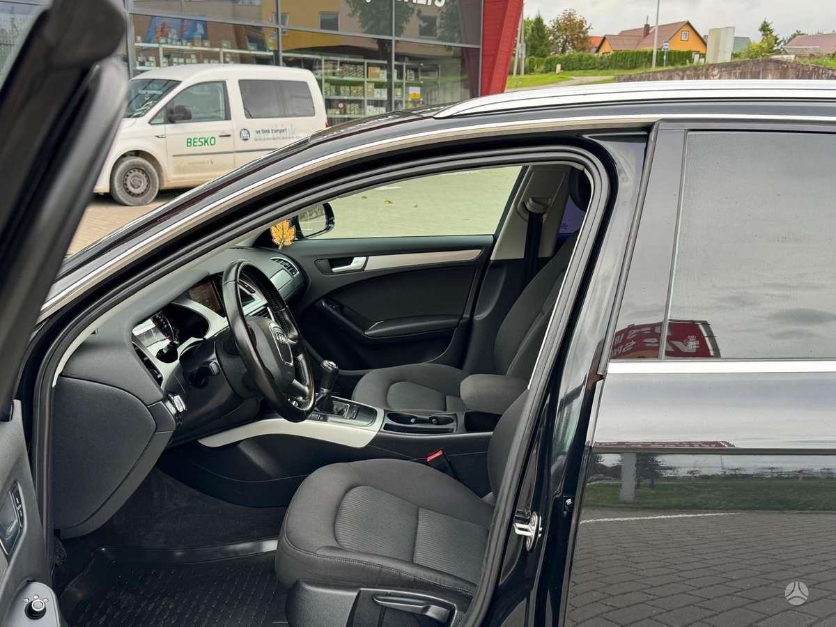 Audi A4 2011 — photo 14