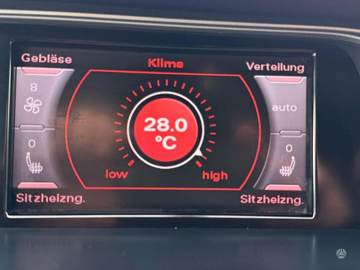 Audi A4 2011 — photo 16