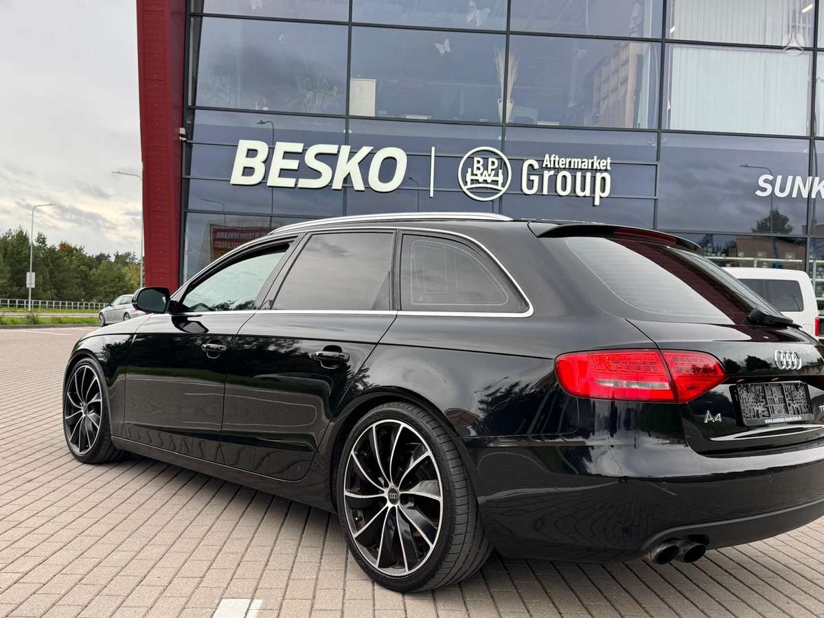 Audi A4 2011 — photo 19