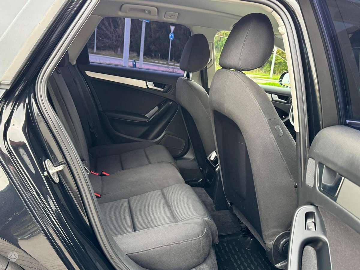 Audi A4 2011 — photo 21
