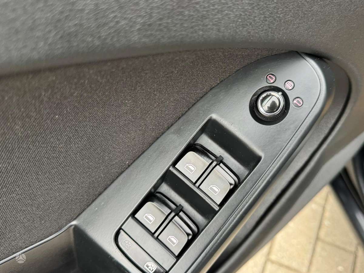 Audi A4 2011 — photo 26
