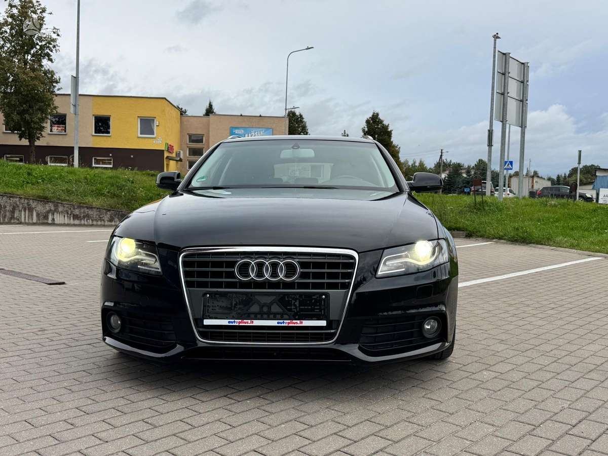 Audi A4 2011 — photo 32