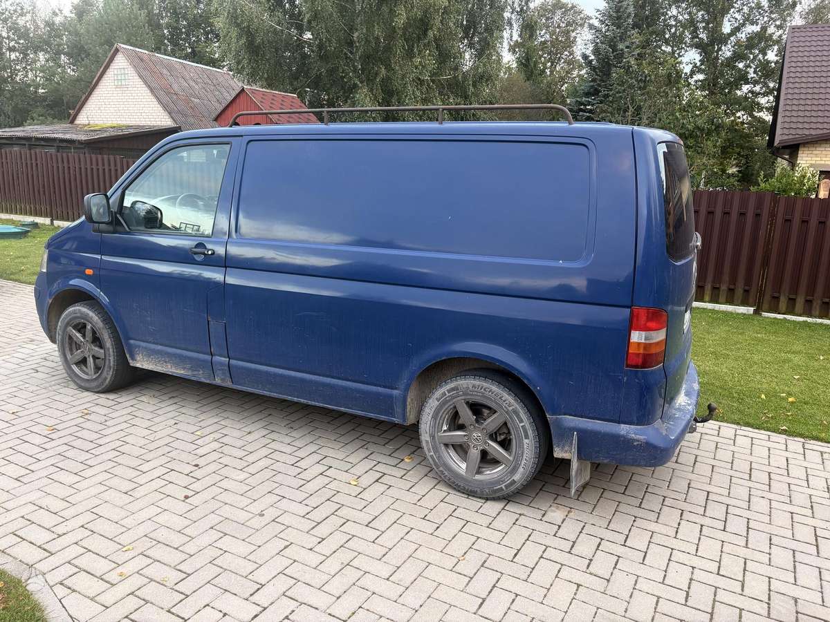 Volkswagen Transporter 2006 — вигляд ззаду
