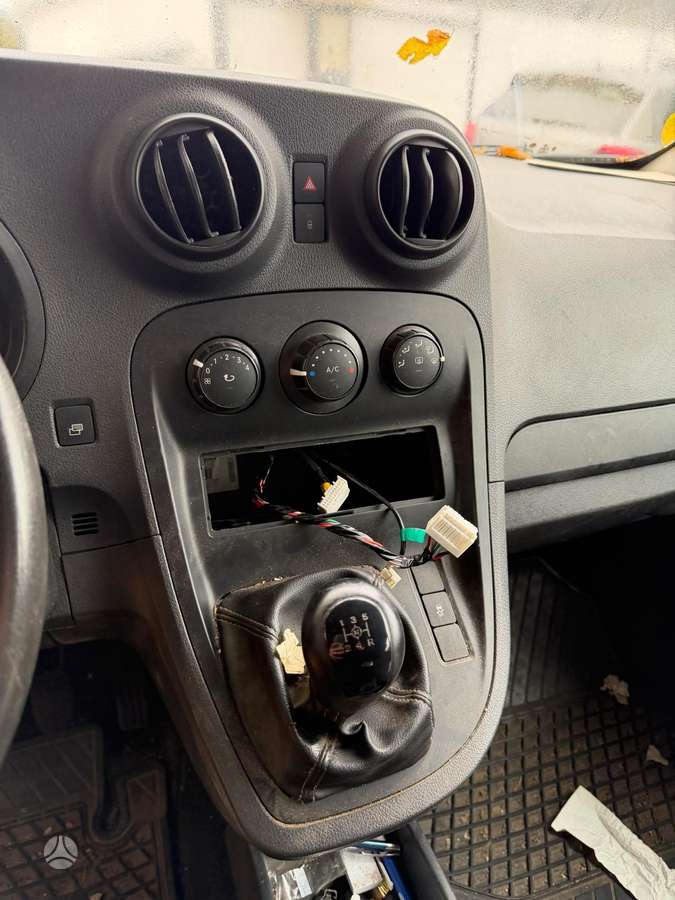 Mercedes-Benz Citan 2015 — engine 1461 cm³, 75 HP (55kW)