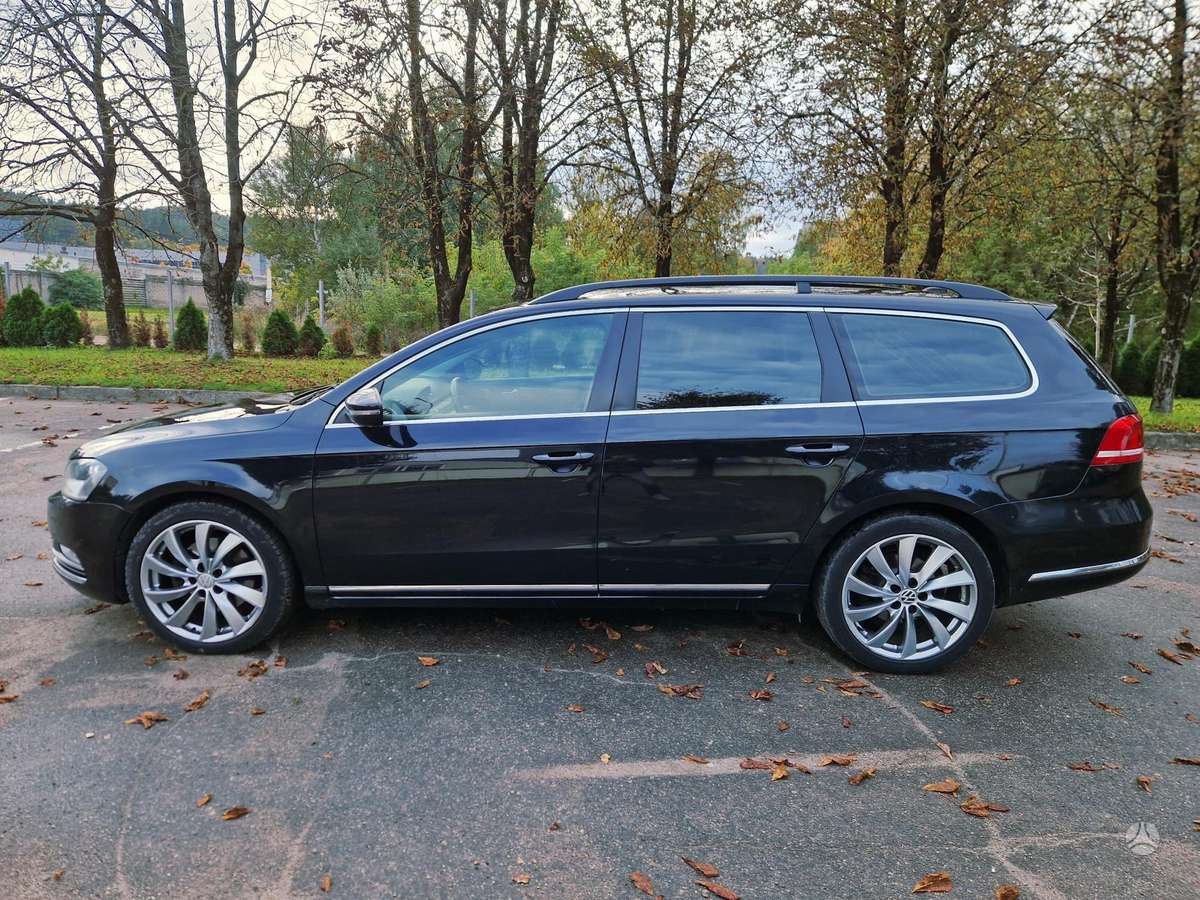 Volkswagen Passat 2011 — салон