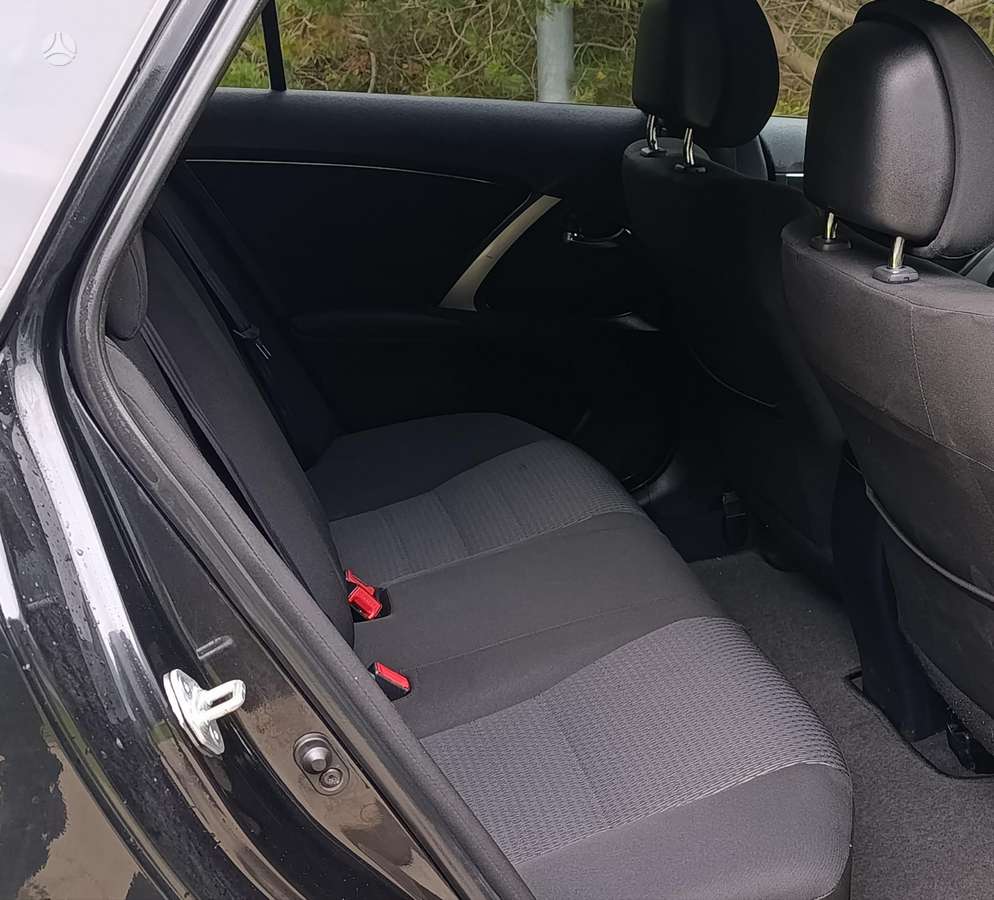 Toyota Avensis 2015 — photo 11