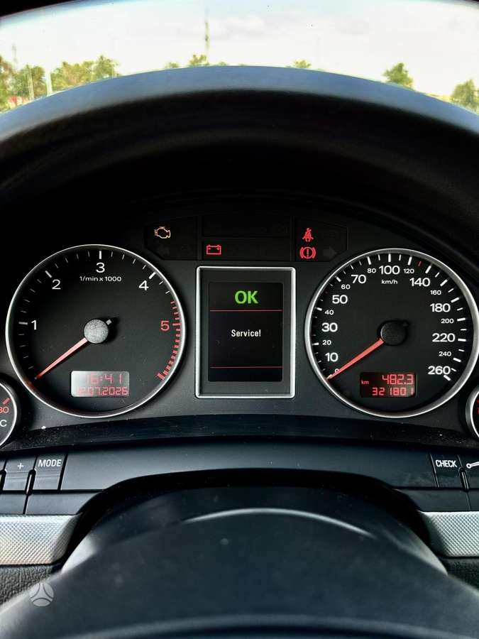 Audi A4 2006 — photo 5