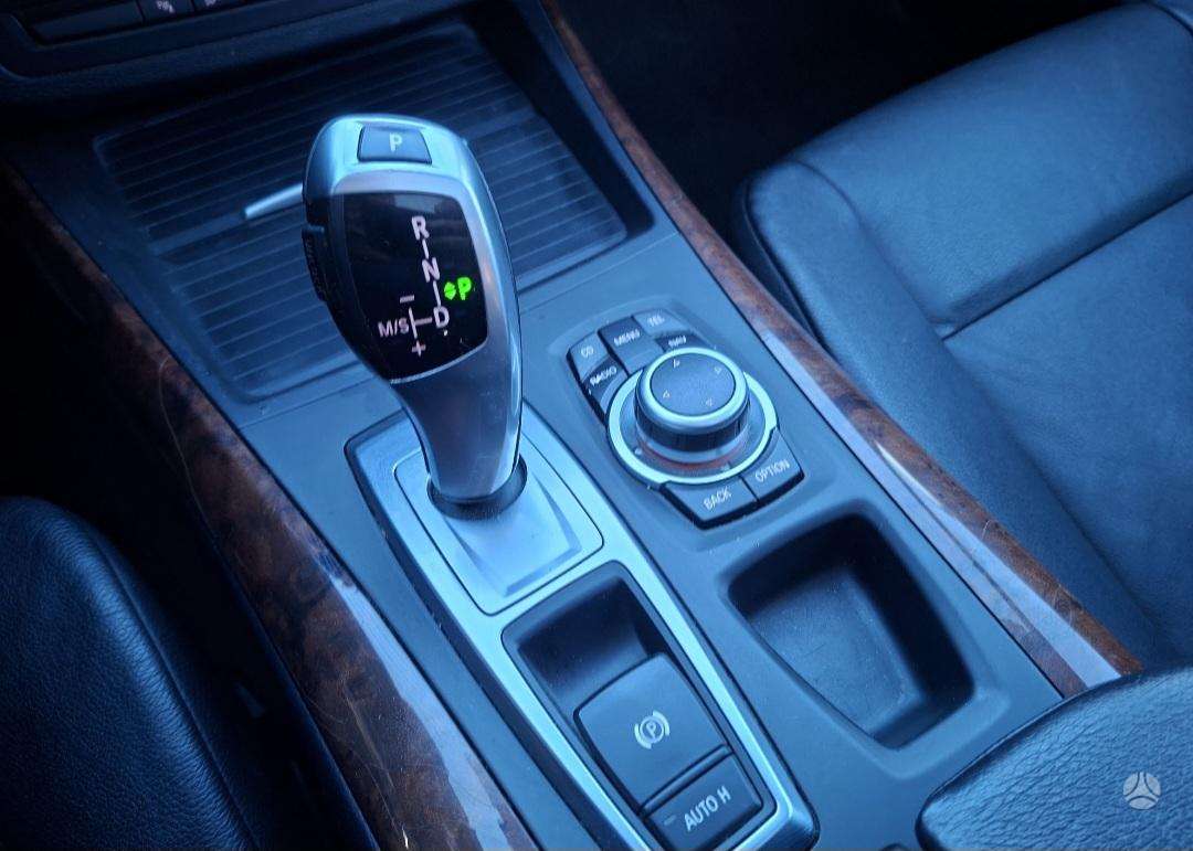 BMW X5 2011 — photo 12