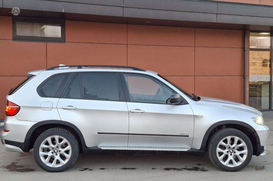 BMW X5 2011 — photo 5