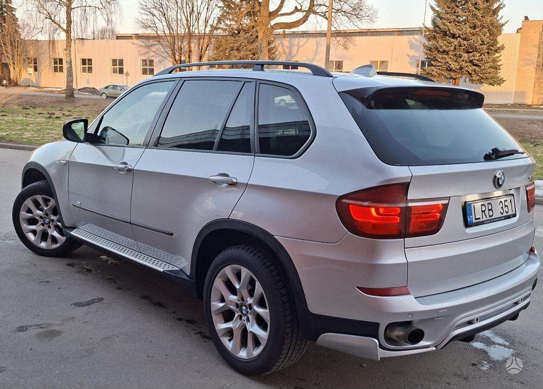 BMW X5 2011 — photo 7