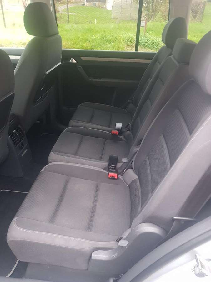 Volkswagen Touran 2010 — photo 16