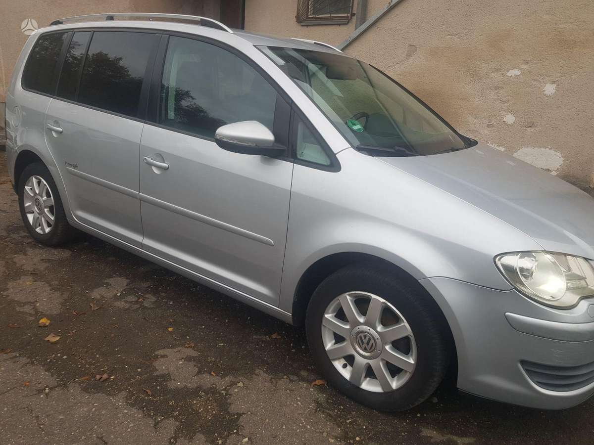 Volkswagen Touran 2010 — photo 5