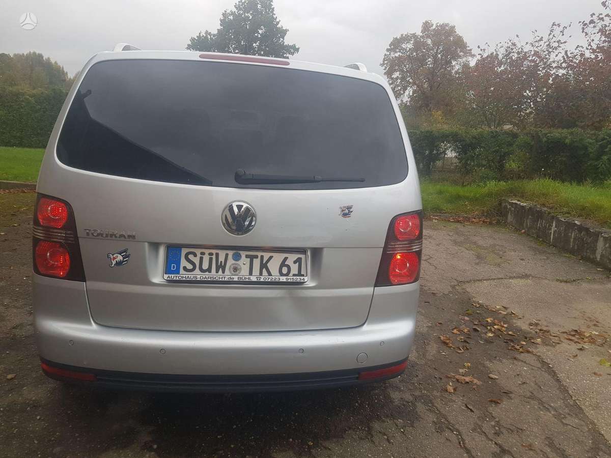 Volkswagen Touran 2010 — photo 6