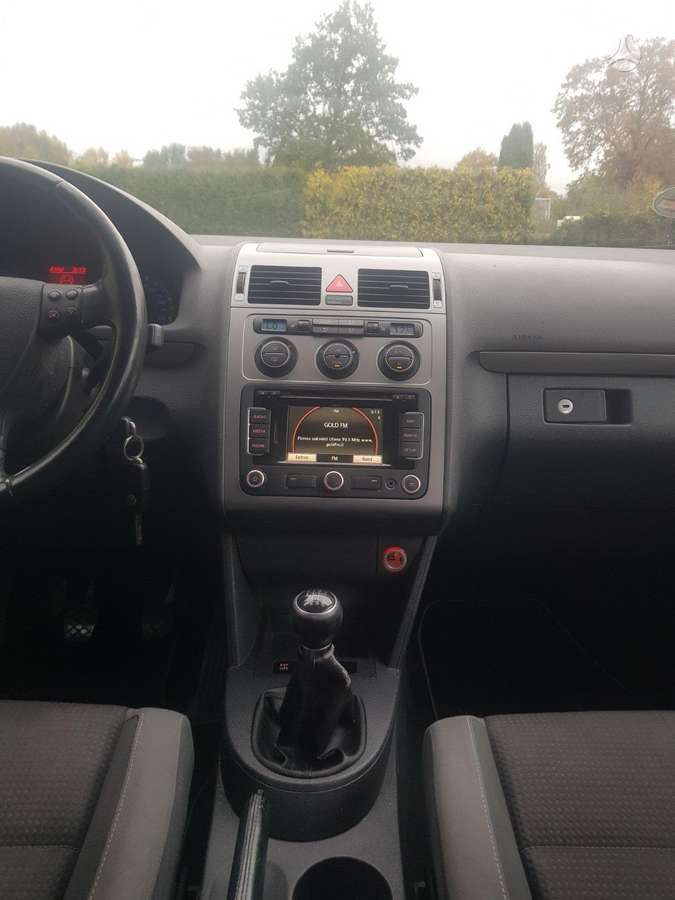 Volkswagen Touran 2010 — photo 7