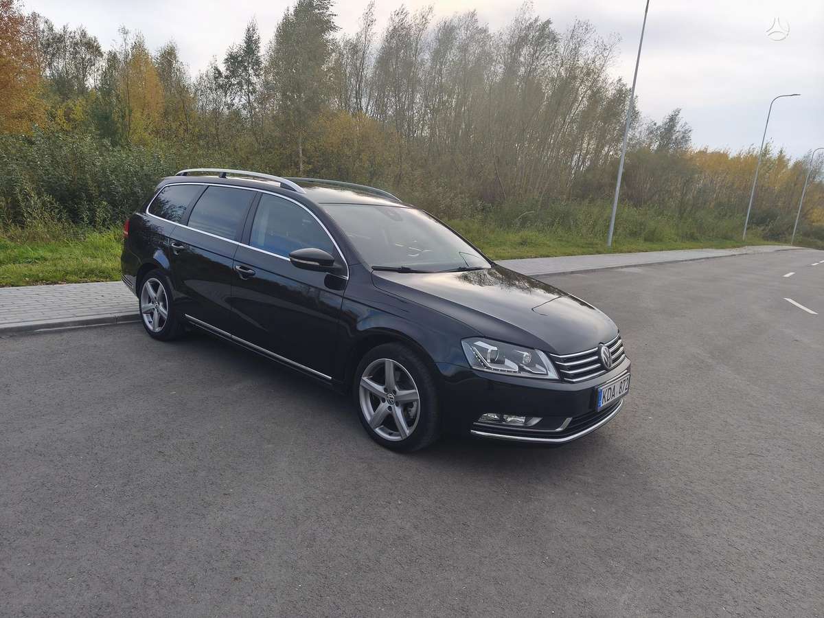 Volkswagen Passat 2014 — rear view
