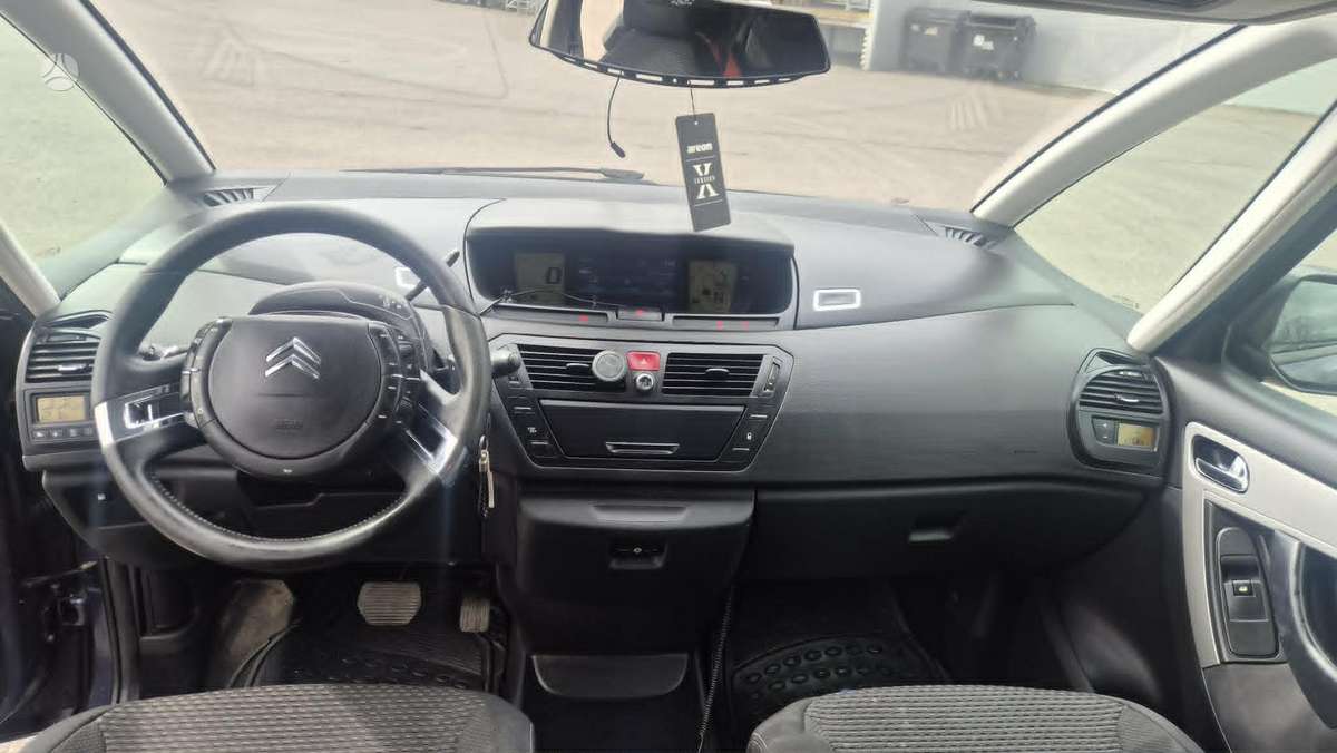Citroen C4 2010 — photo 10