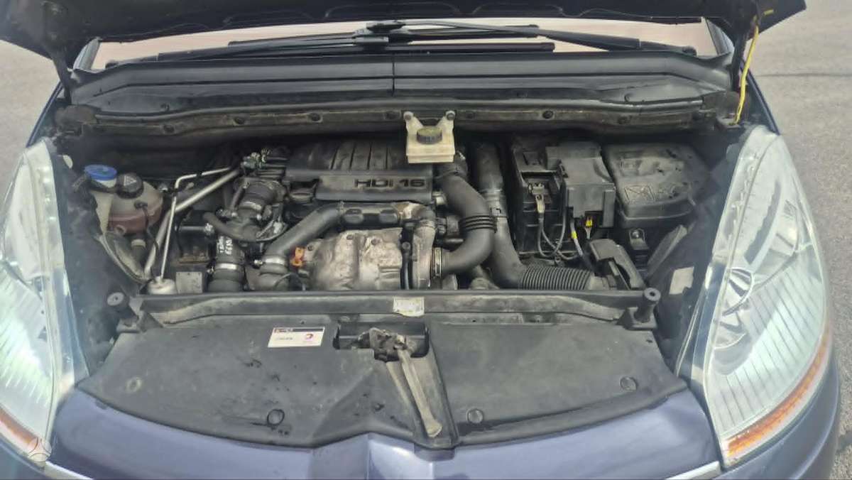 Citroen C4 2010 — photo 13
