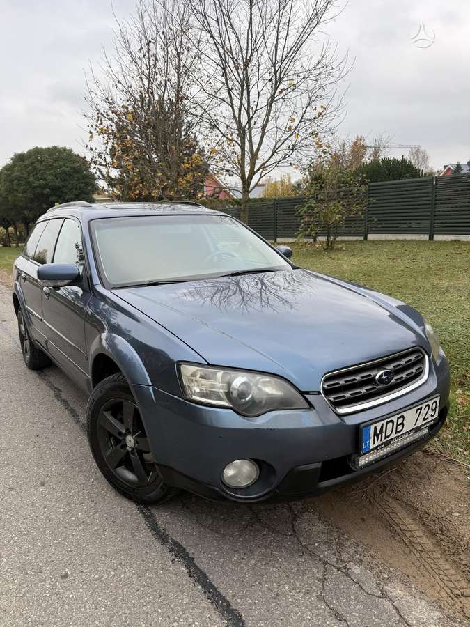 Subaru Outback 2004 — вигляд ззаду