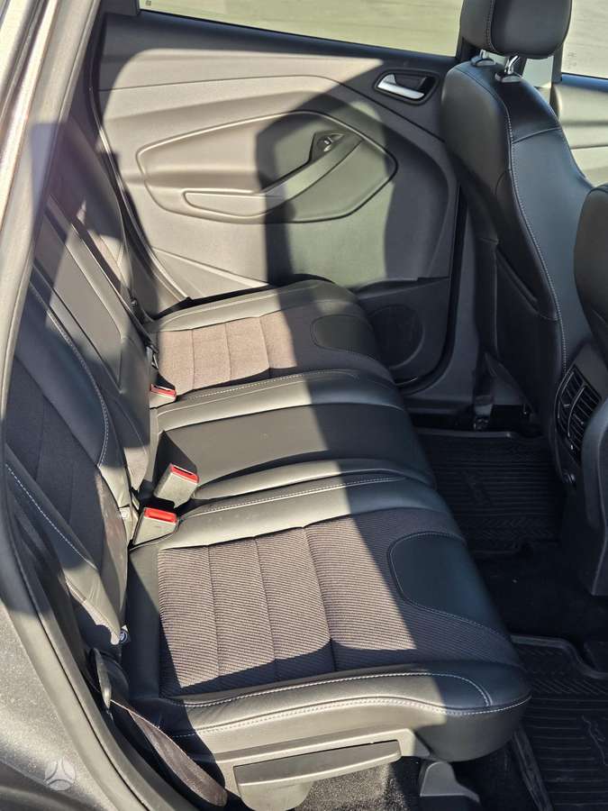 Ford Kuga 2014 — photo 17