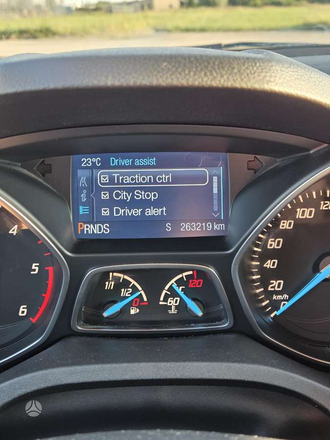 Ford Kuga 2014 — photo 27