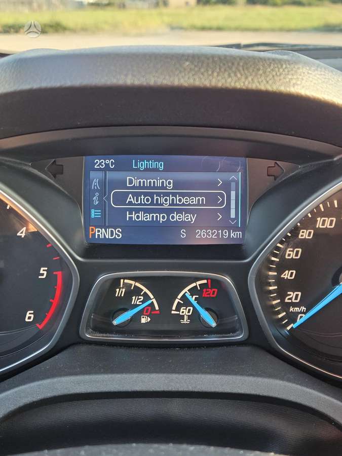 Ford Kuga 2014 — photo 28