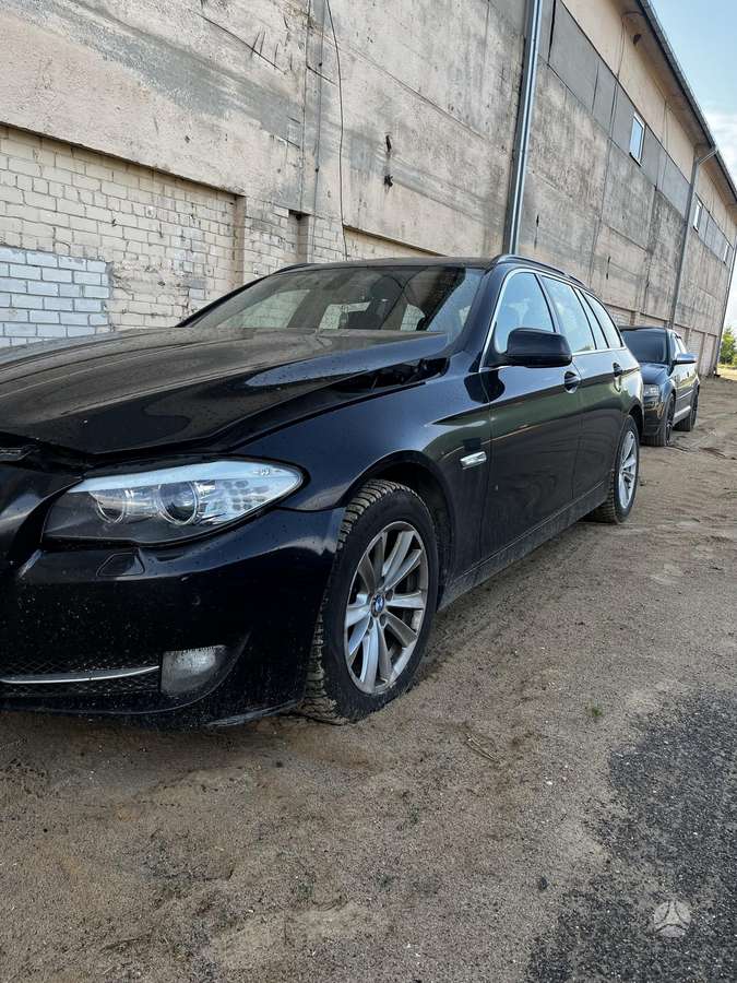 BMW 520 2012 — engine 1995 cm³, 184 HP (135kW)