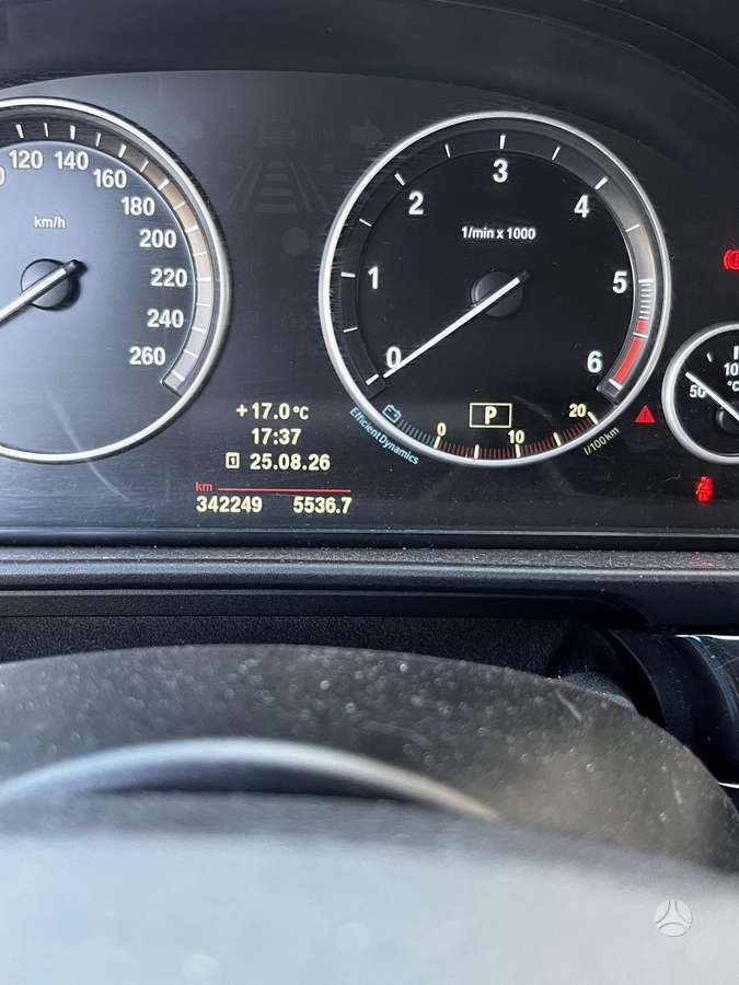 BMW 520 2012 — photo 9