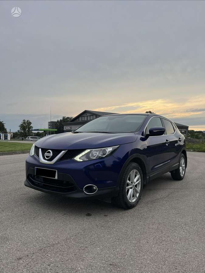 Nissan Qashqai 2014 — interior