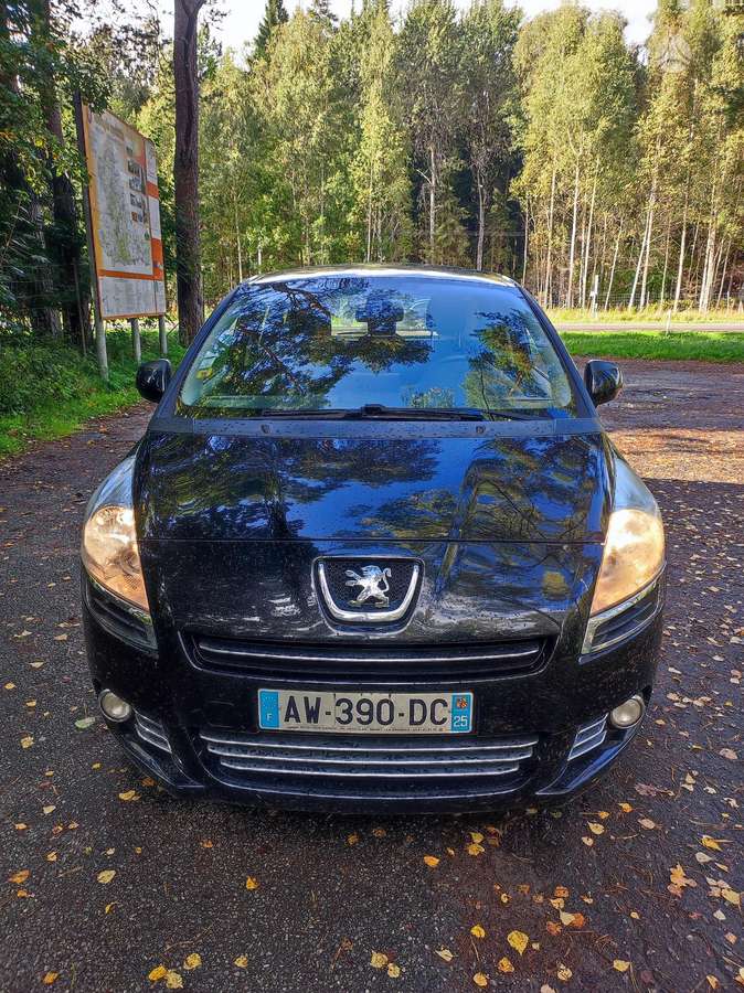 Peugeot 5008 2010 — авто для ЗСУ з Європи