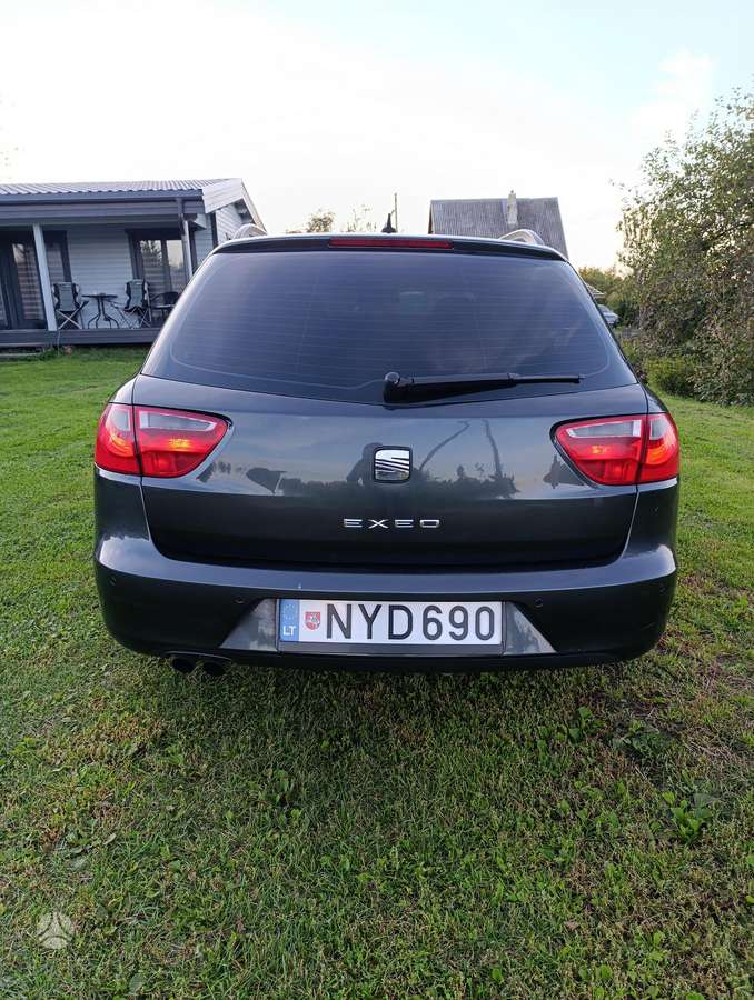 Seat Exeo 2009 — салон