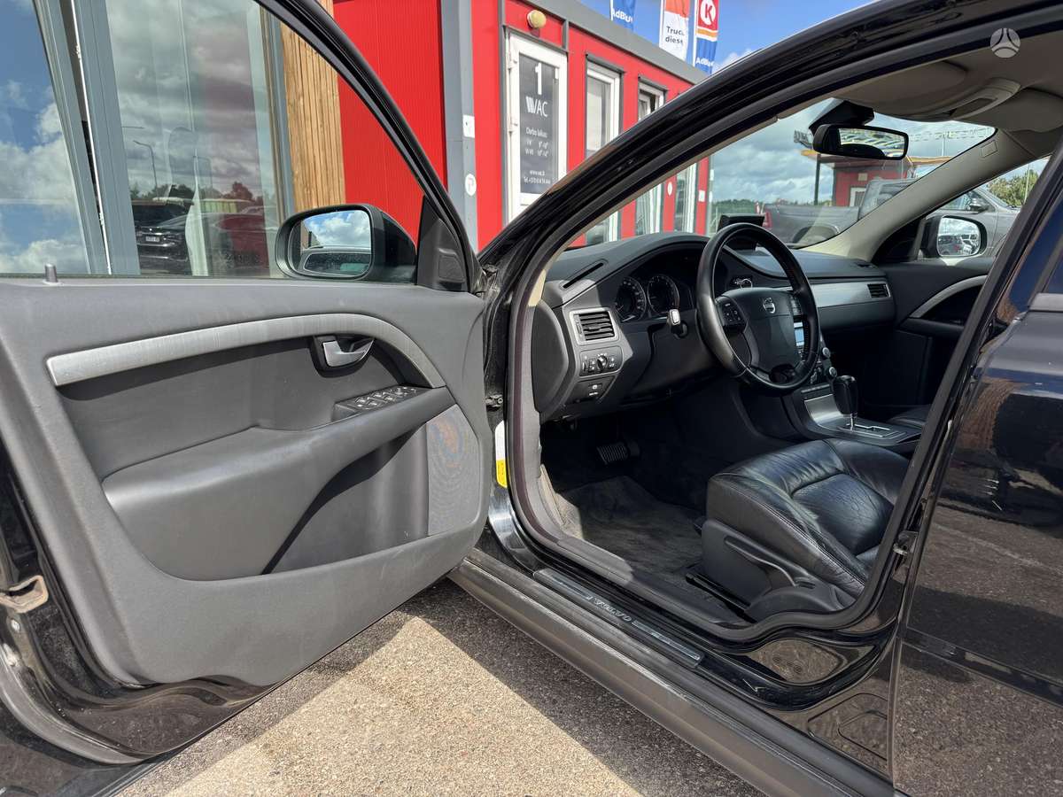 Volvo V70 2008 — photo 12