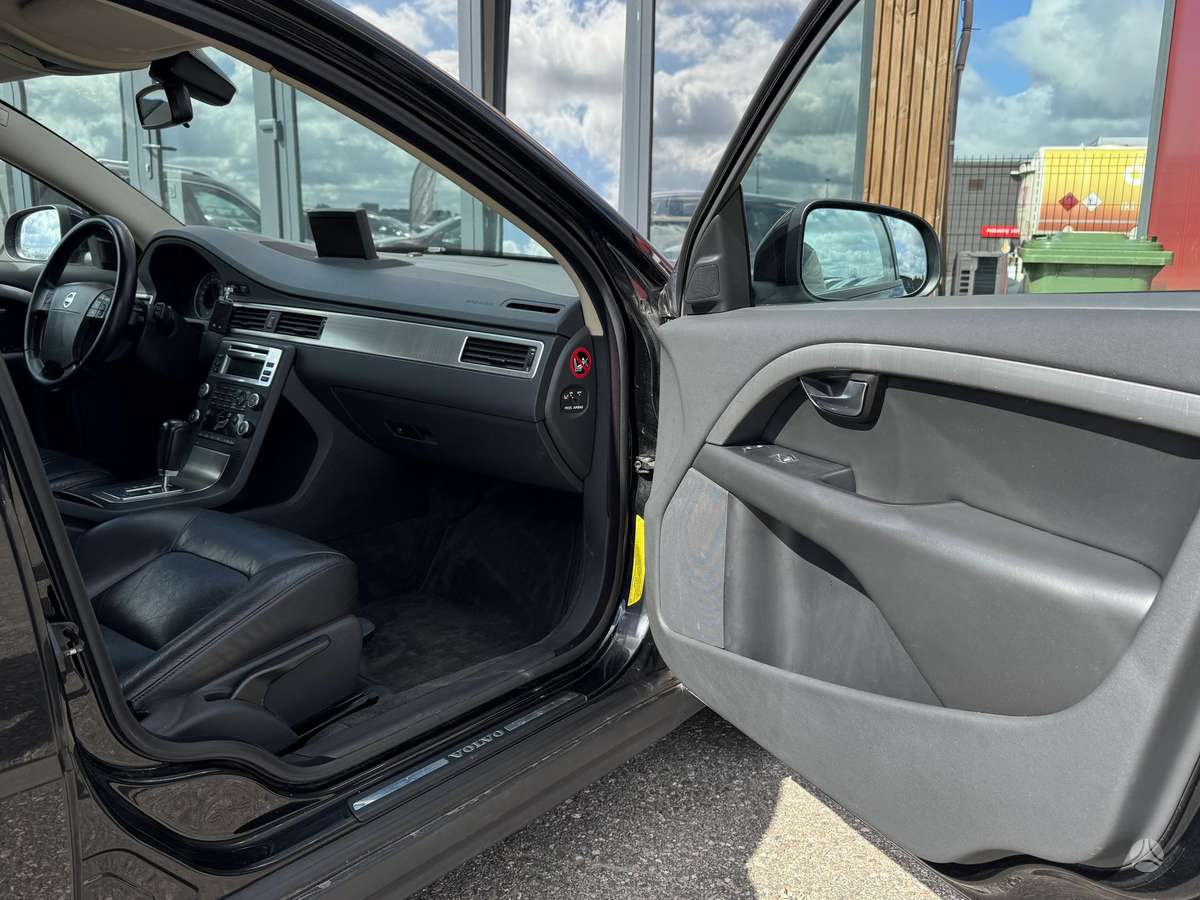 Volvo V70 2008 — photo 16