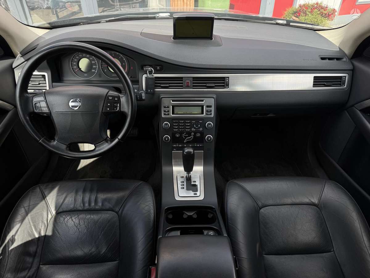 Volvo V70 2008 — photo 19