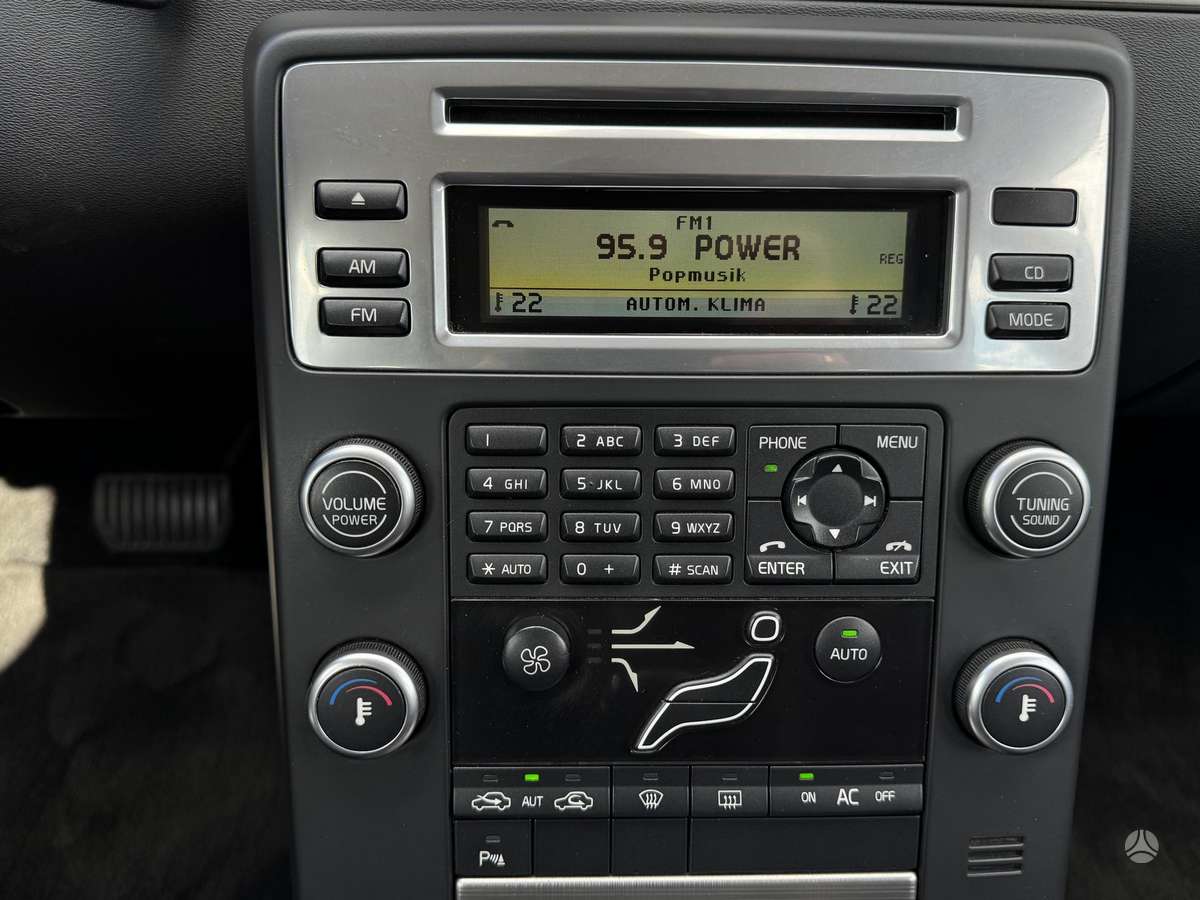 Volvo V70 2008 — photo 22