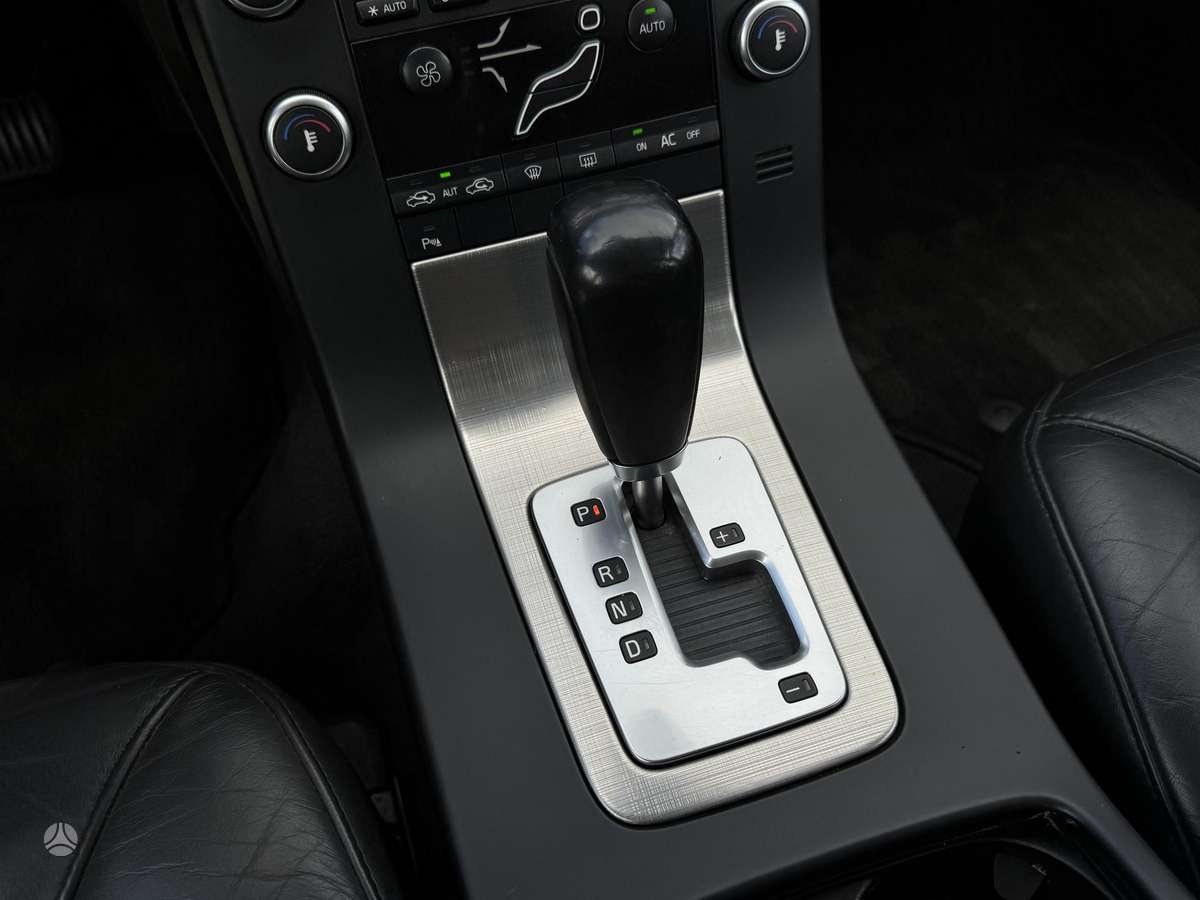 Volvo V70 2008 — photo 23