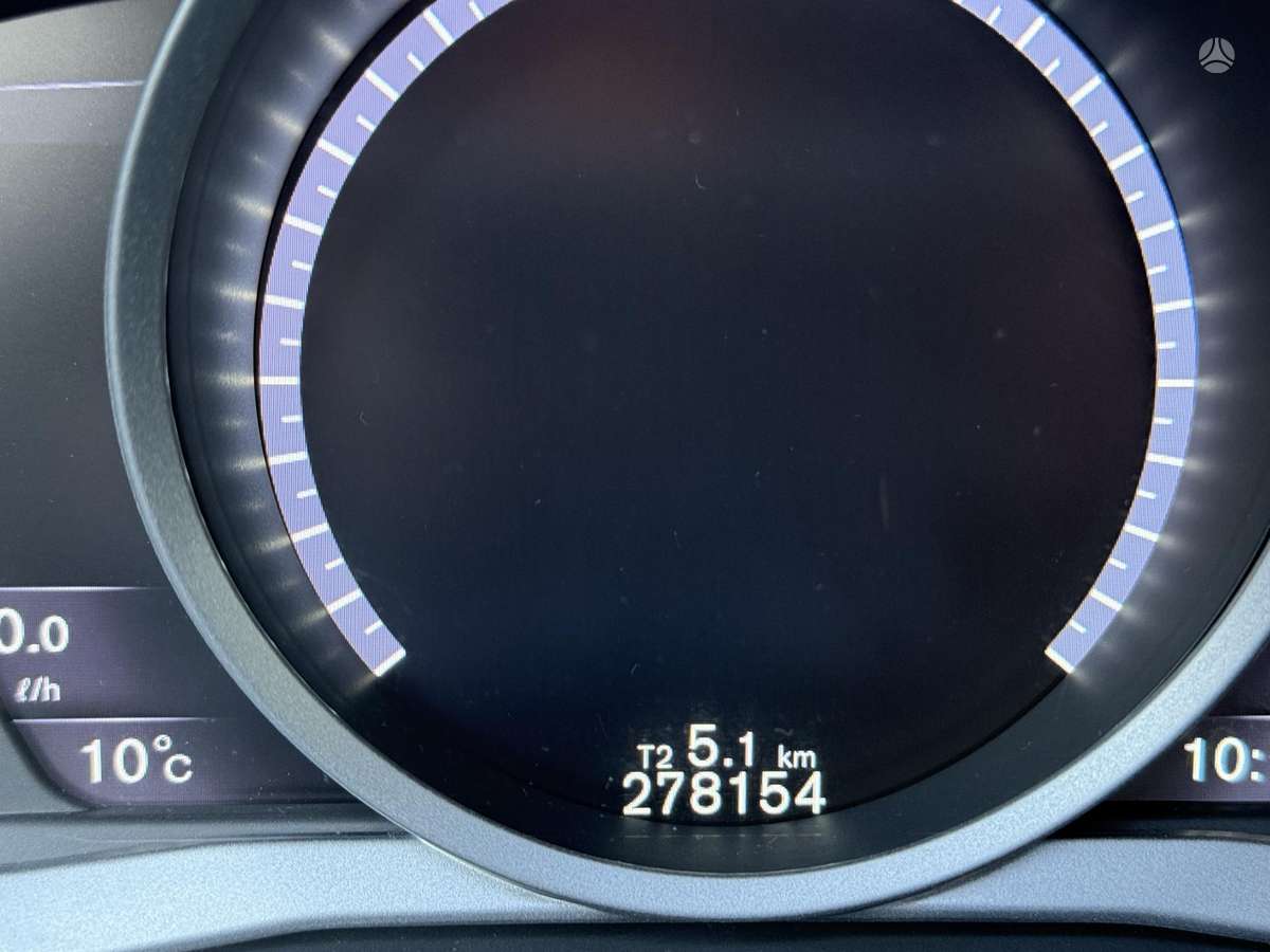 Volvo V60 2015 — photo 14