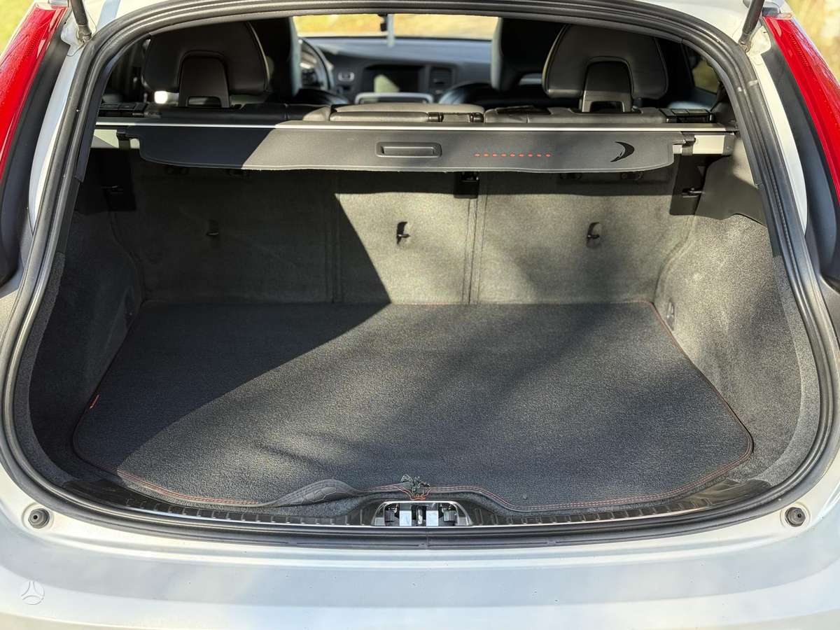Volvo V60 2015 — photo 19