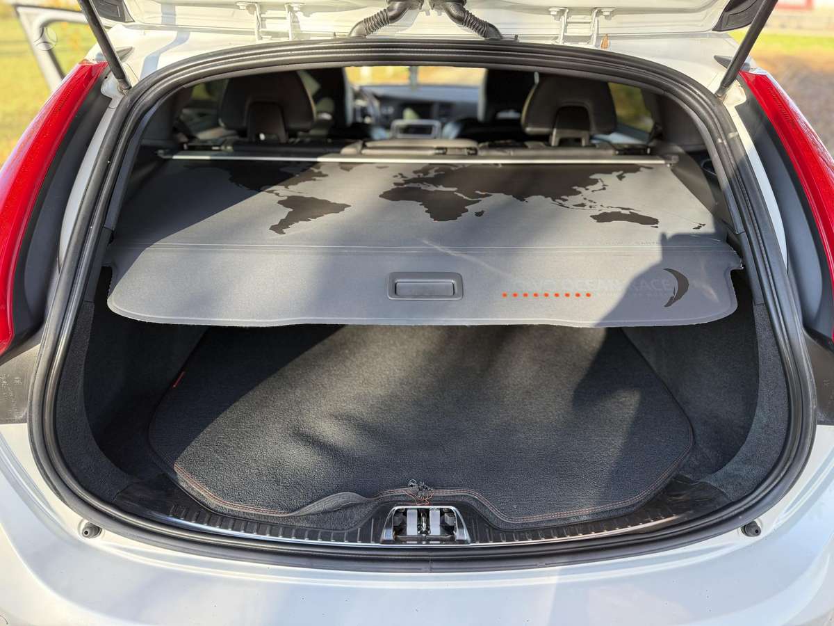 Volvo V60 2015 — photo 20